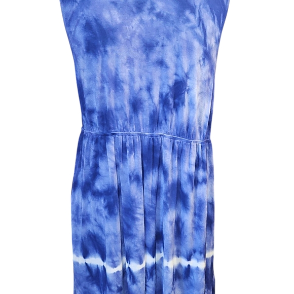 Live and Let Live Blue/white Tie-Dye Boho Tank Top With Ruffles and Pleates - Picture 2 of 7